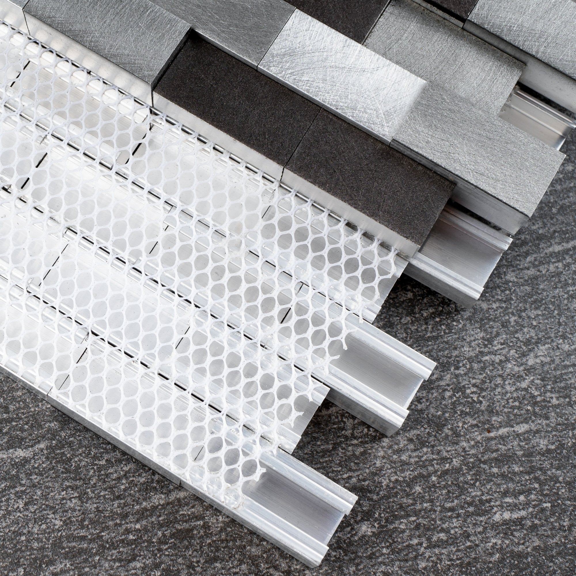Silver & Grey Aluminum 3D Linear Strips Metal Mosaic Tile